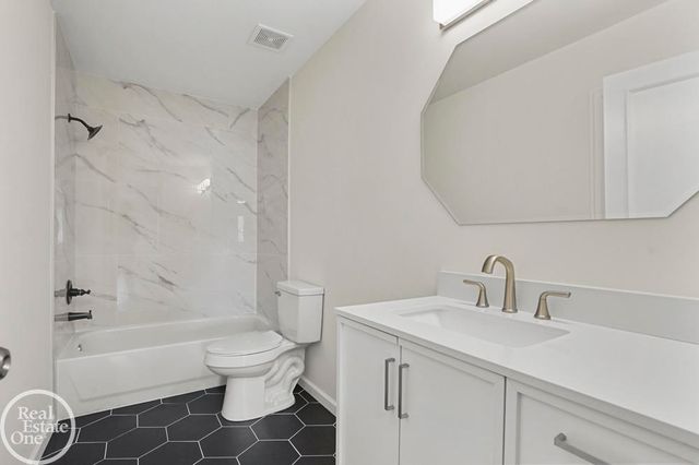 30601 Victoria Court, Chesterfield Twp, MI 48051