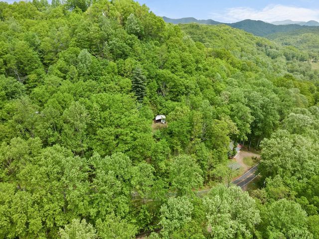 4187 W Old Murphy Road, Franklin, NC 28734