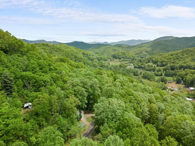 4187 W Old Murphy Road, Franklin, NC 28734