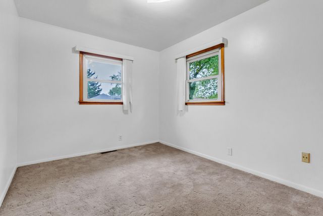 10404 Noble Street, Crown Point, IN 46307