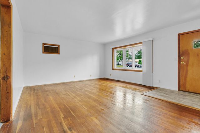 10404 Noble Street, Crown Point, IN 46307