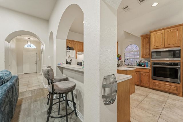 519 Delores Drive, Grand Prairie, TX 75052