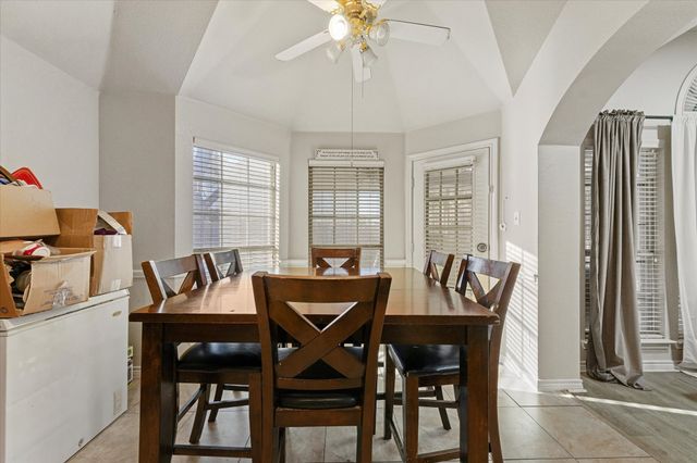 519 Delores Drive, Grand Prairie, TX 75052