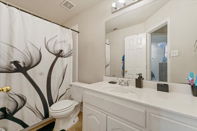 519 Delores Drive, Grand Prairie, TX 75052