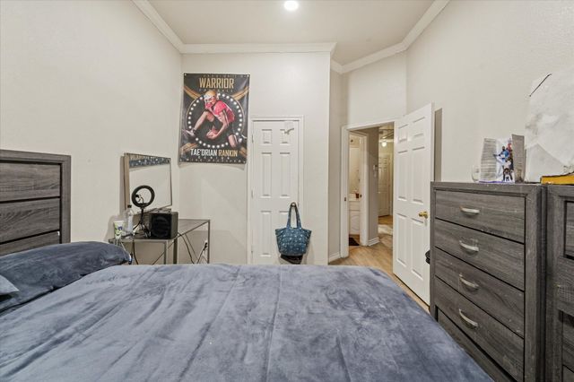 519 Delores Drive, Grand Prairie, TX 75052