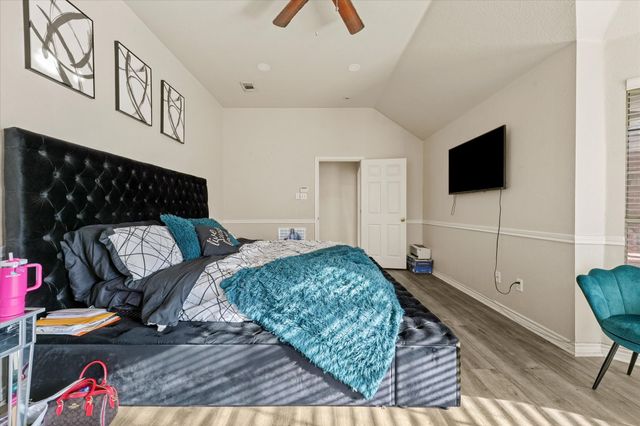 519 Delores Drive, Grand Prairie, TX 75052