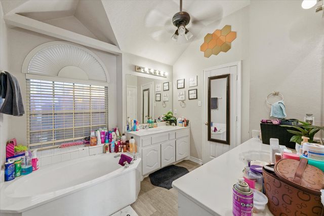 519 Delores Drive, Grand Prairie, TX 75052