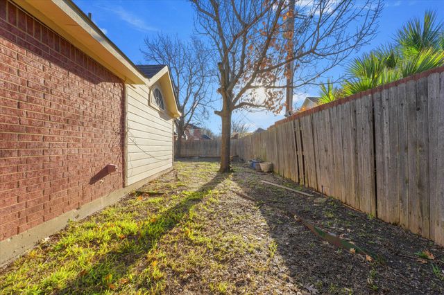 519 Delores Drive, Grand Prairie, TX 75052