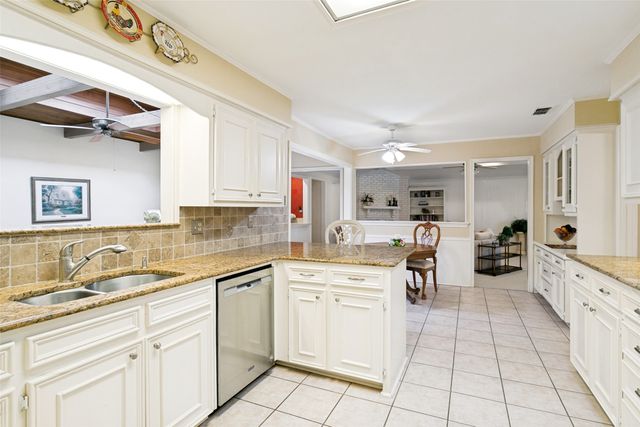 2731 Wagonwheel Drive, Carrollton, TX 75006