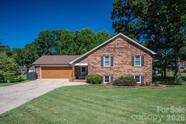 389 Caprice Circle, Lincolnton, NC 28092