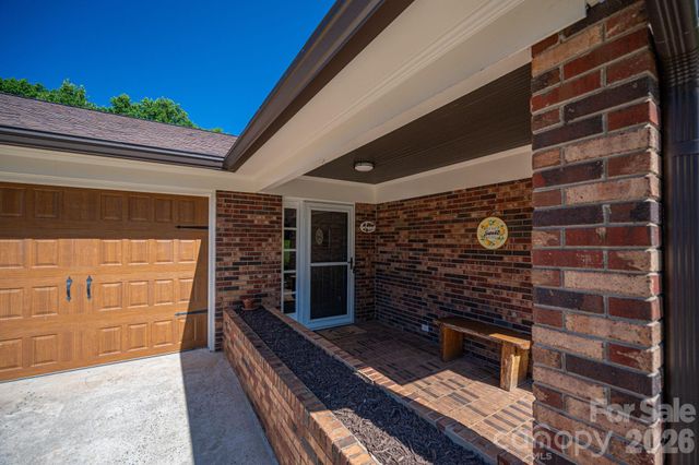 389 Caprice Circle, Lincolnton, NC 28092