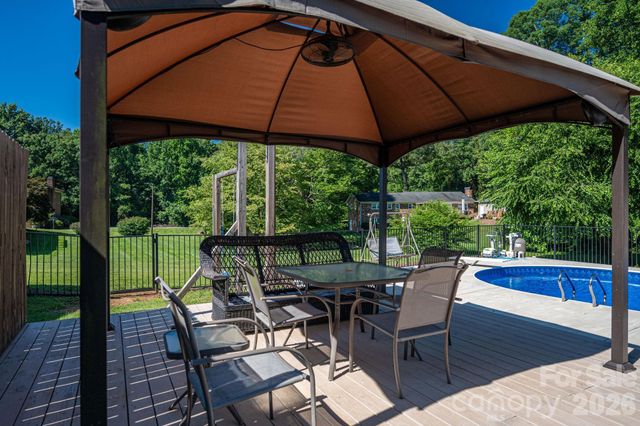 389 Caprice Circle, Lincolnton, NC 28092