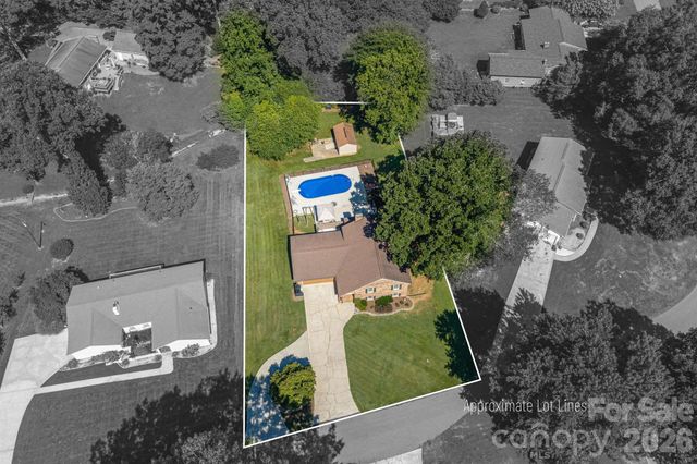 389 Caprice Circle, Lincolnton, NC 28092