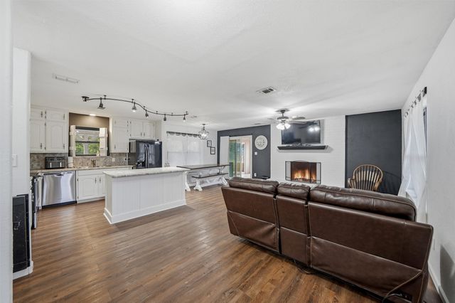 4525 N Highway 171, Cleburne, TX 76033