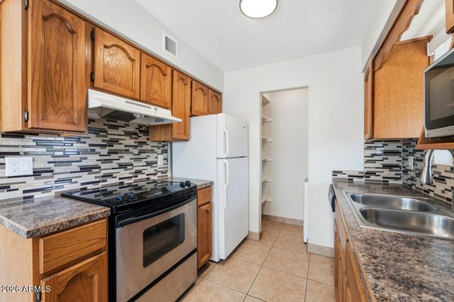 16657 E GUNSIGHT Drive 251, Fountain Hills, AZ 85268