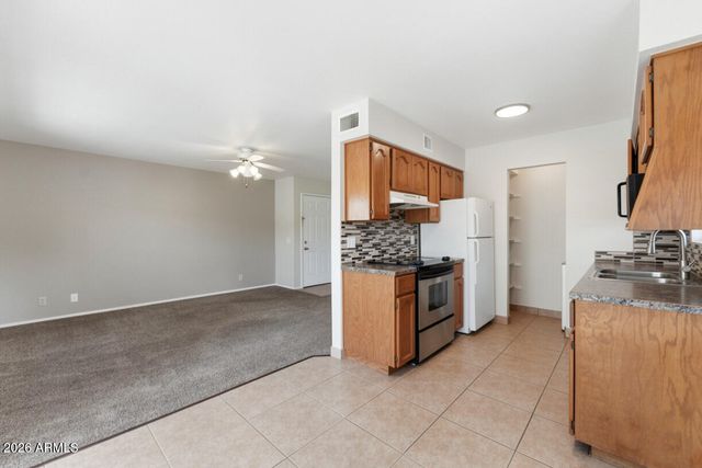 16657 E GUNSIGHT Drive 251, Fountain Hills, AZ 85268