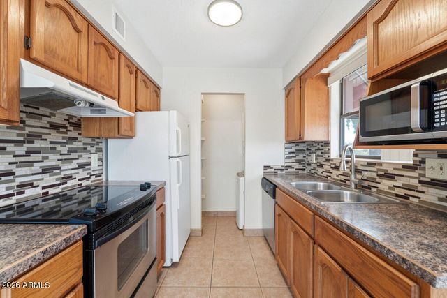 16657 E GUNSIGHT Drive 251, Fountain Hills, AZ 85268