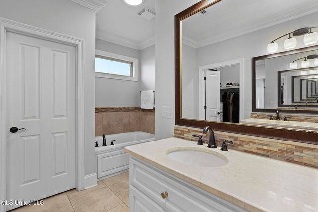 107 Grandwood Drive, Canton, MS 39046