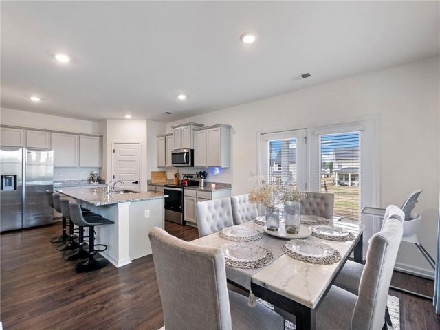 141 Gaston Court, Hoschton, GA 30548