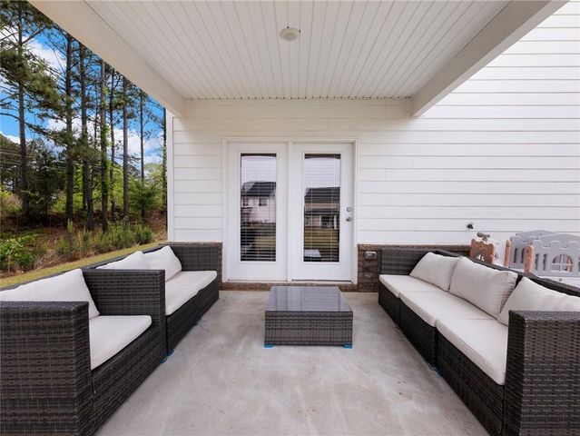 141 Gaston Court, Hoschton, GA 30548