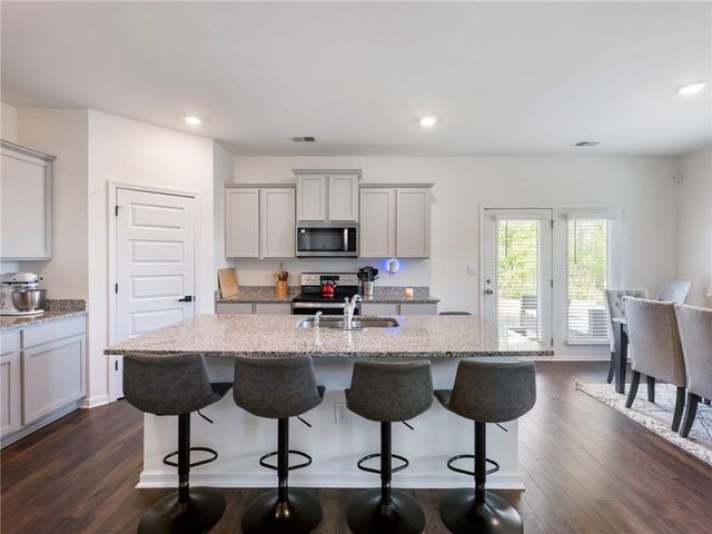 141 Gaston Court, Hoschton, GA 30548