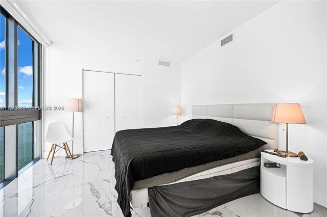 650 NE 32nd St 2007, Miami, FL 33137