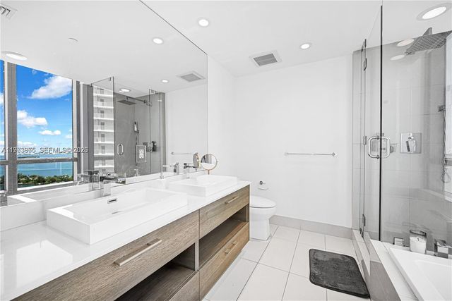 650 NE 32nd St 2007, Miami, FL 33137