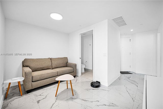 650 NE 32nd St 2007, Miami, FL 33137