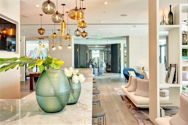 650 NE 32nd St 2007, Miami, FL 33137