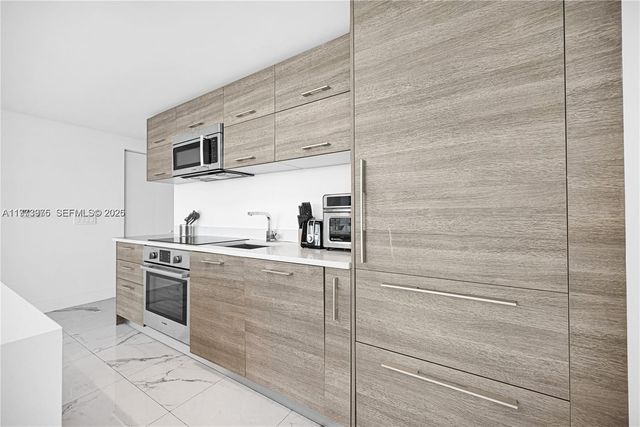 650 NE 32nd St 2007, Miami, FL 33137