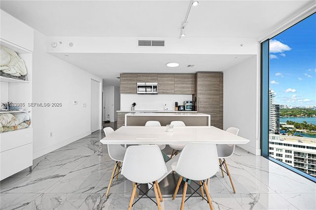 650 NE 32nd St 2007, Miami, FL 33137