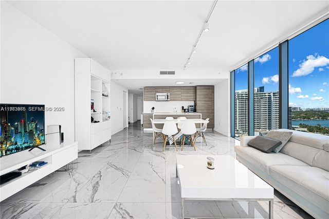 650 NE 32nd St 2007, Miami, FL 33137