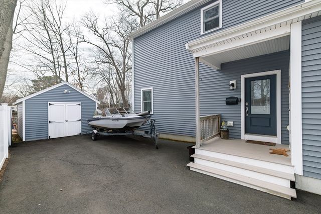 9 Oliver Rd, Weymouth, MA 02189