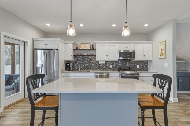 9 Oliver Rd, Weymouth, MA 02189