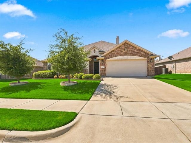 637 Piper Drive, Saginaw, TX 76179