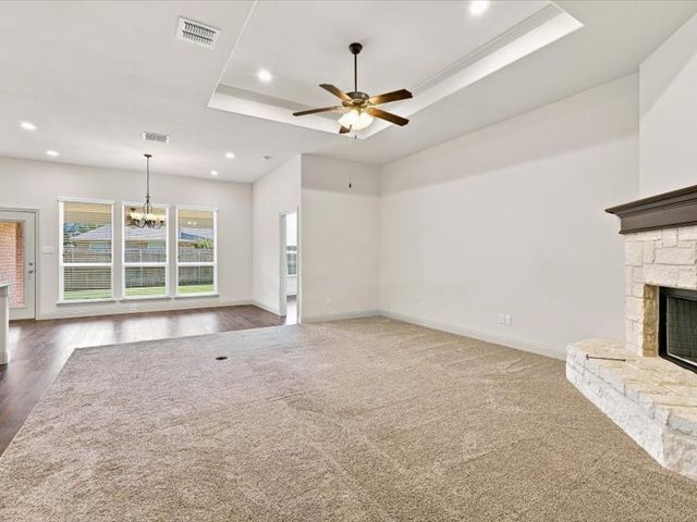 637 Piper Drive, Saginaw, TX 76179