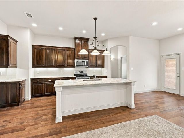 637 Piper Drive, Saginaw, TX 76179