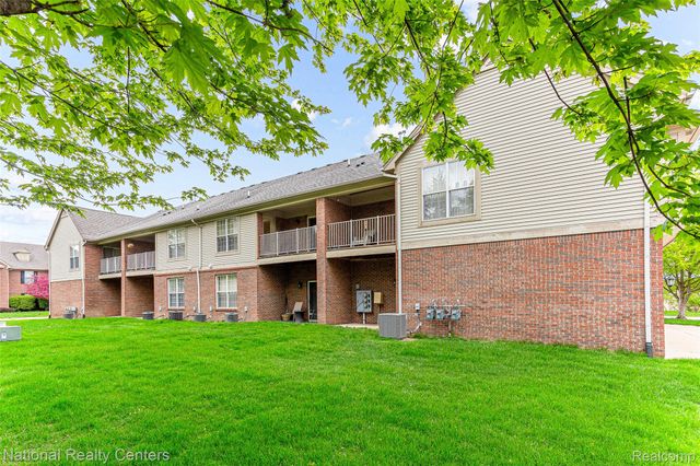 49277 Silver Birch Circle, Shelby Charter Township, MI 48315