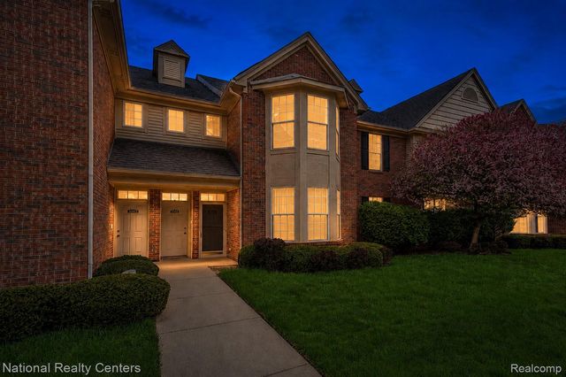 49277 Silver Birch Circle, Shelby Charter Township, MI 48315