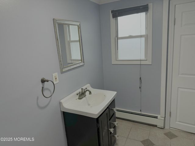 22 Bay Avenue, Keansburg, NJ 07734