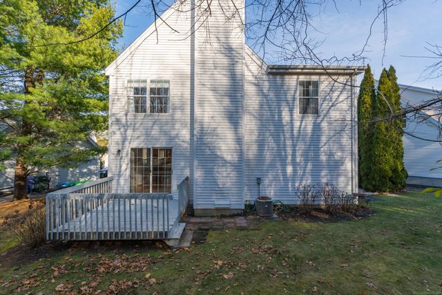 20 Lakeview Drive 20, Branford, CT 06405