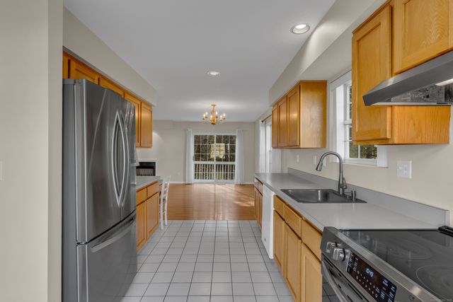 20 Lakeview Drive 20, Branford, CT 06405