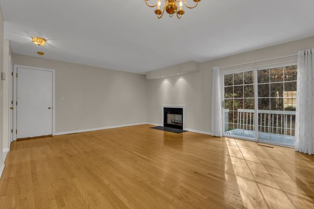 20 Lakeview Drive 20, Branford, CT 06405