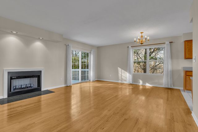 20 Lakeview Drive 20, Branford, CT 06405