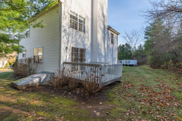 20 Lakeview Drive 20, Branford, CT 06405