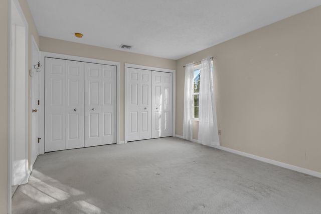 20 Lakeview Drive 20, Branford, CT 06405