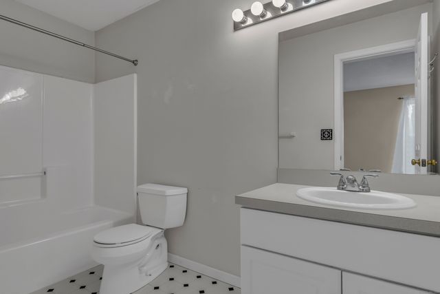 20 Lakeview Drive 20, Branford, CT 06405