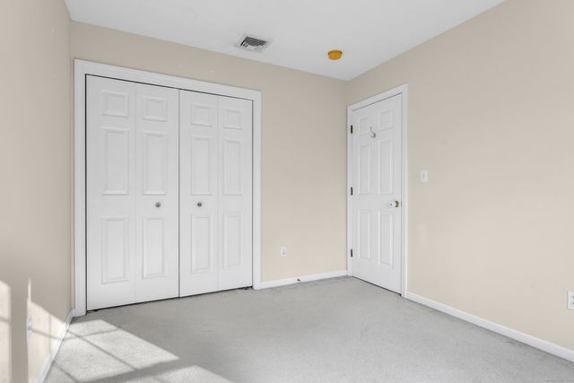 20 Lakeview Drive 20, Branford, CT 06405