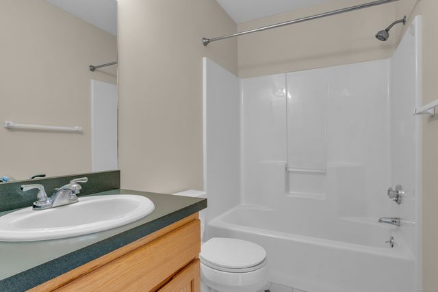 20 Lakeview Drive 20, Branford, CT 06405