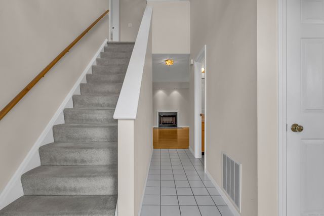 20 Lakeview Drive 20, Branford, CT 06405